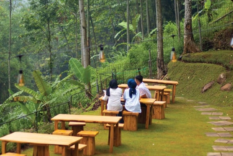 10 Cafe di Trawas dengan Suasana Alam dan Pemandangan Gunung