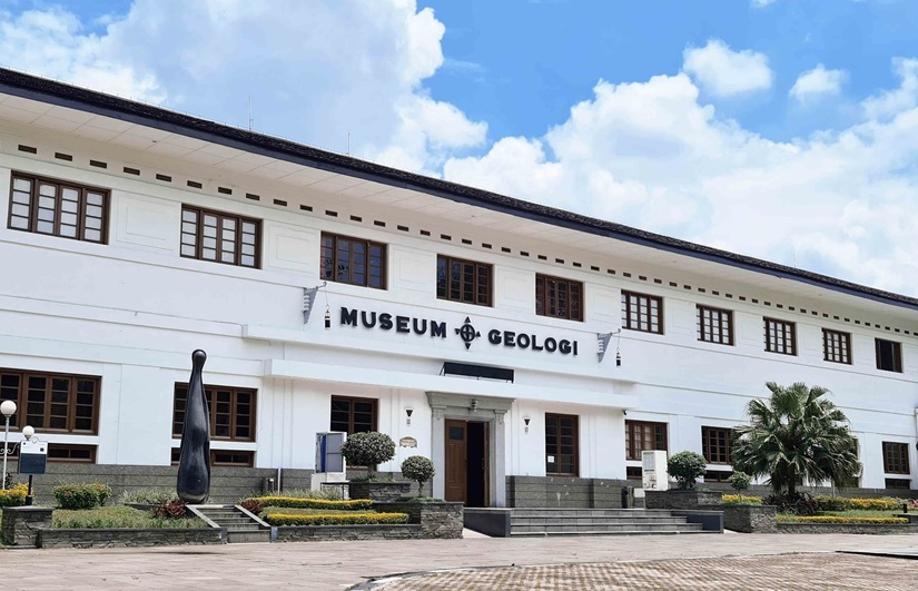 10 Tempat Wisata di Bandung. Mulai dari Jalan Braga Hingga Masjid Al Jabbar