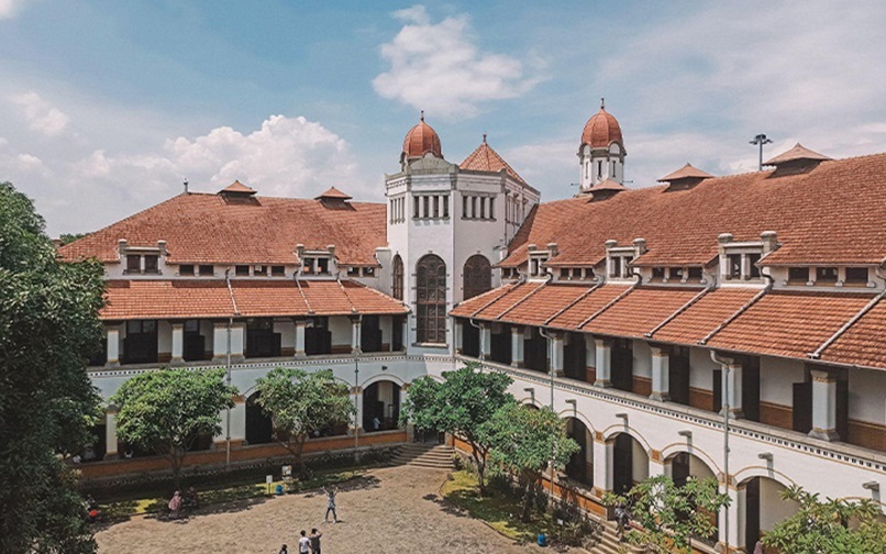 10 Tempat Wisata di Semarang. Ada yang Berani ke Lawang Sewu?