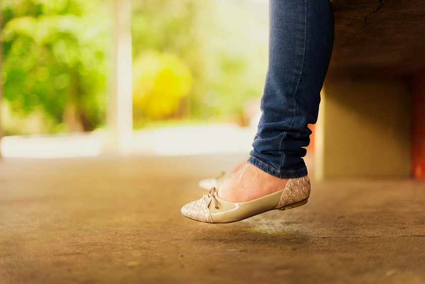 10 Rekomendasi Sepatu Flat Shoes yang Nyaman Dipakai Seharian