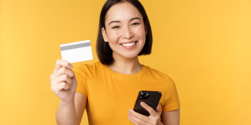 perbedaan kartu debit dan kredit