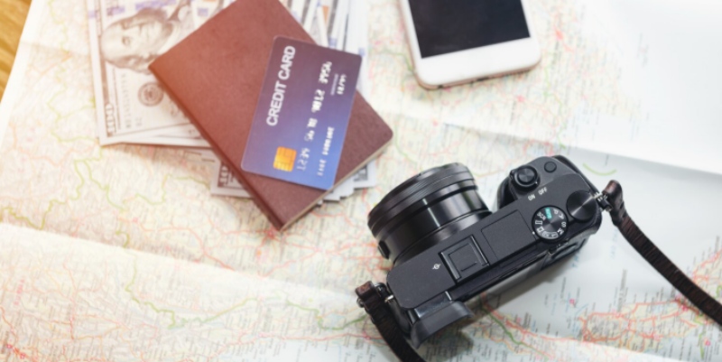 Panduan Pemula: Kartu Kredit Travel Terbaik 2025 untuk Tiket Pesawat & Hotel