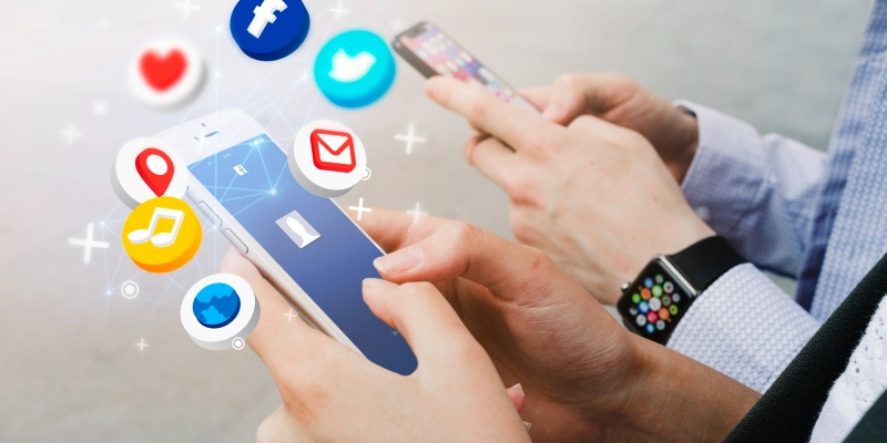 Hobi yang menghasilkan uang - sosmed