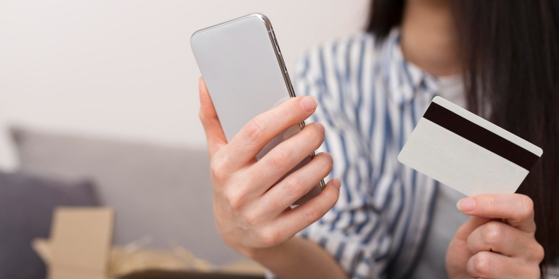 perbedaan paylater dan kartu kredit