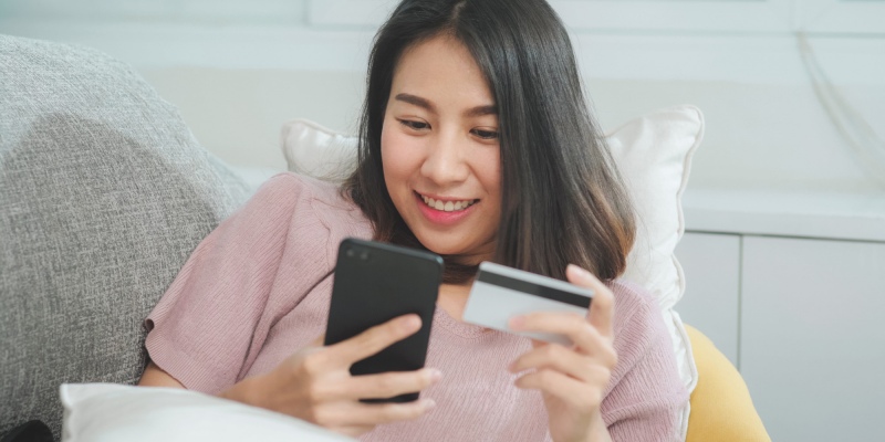 perbedaan paylater dan kartu kredit